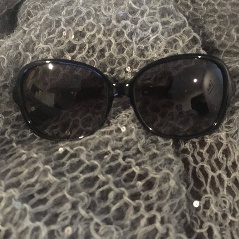 Coach women's black sunglasses☀️